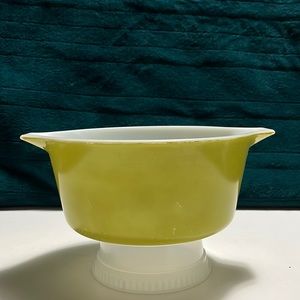 Pyrex Verde Green 1.5 QT Casserole dish